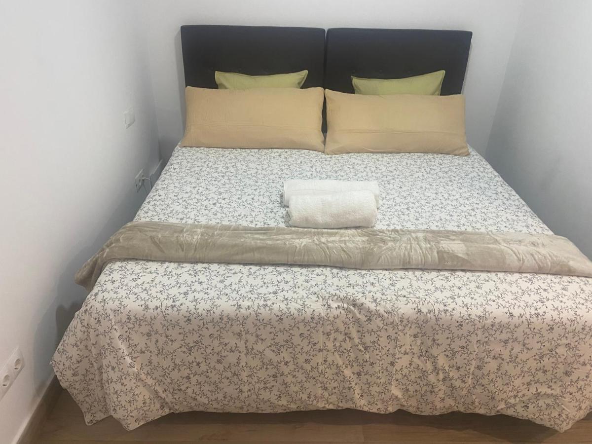 Appartement Apartamento Centro à Rubí Extérieur photo